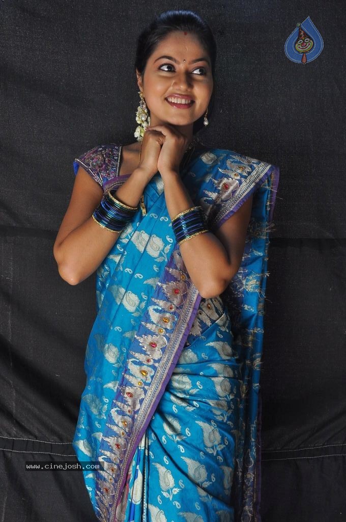 Suhasini Stills - 66 / 108 photos