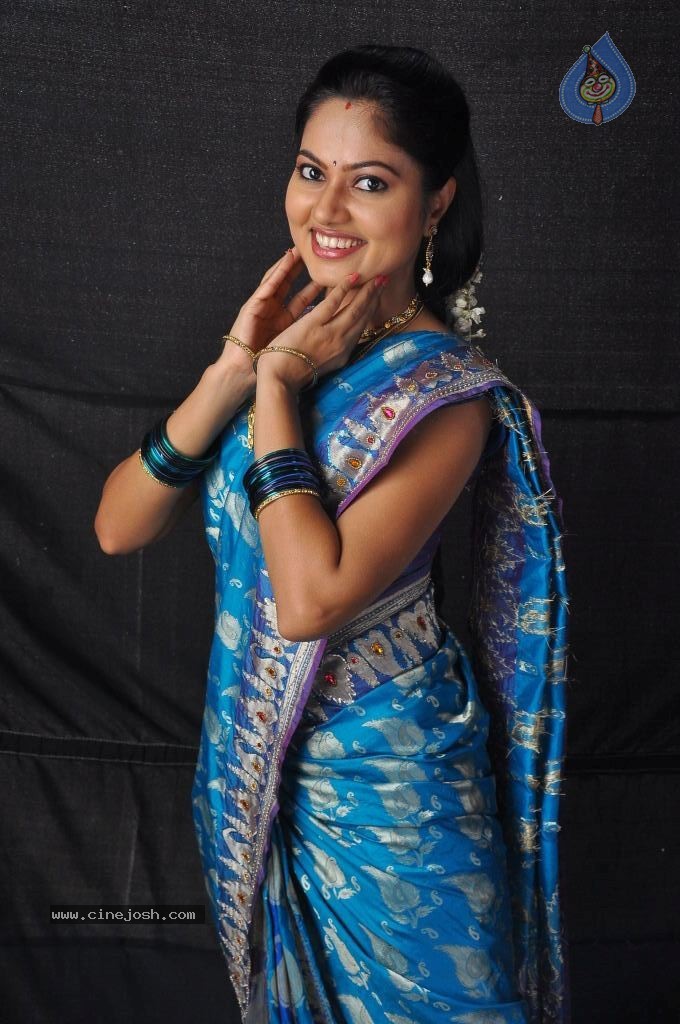 Suhasini Stills - 100 / 108 photos