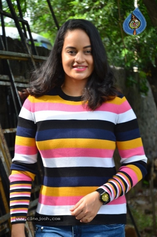 Suja Varunee Stills - 6 / 16 photos