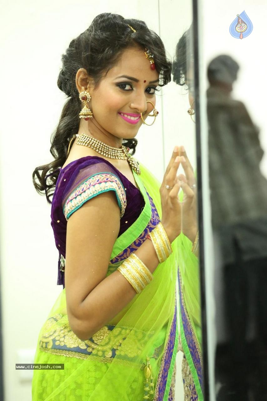 Sujaritha Stills - 24 / 63 photos