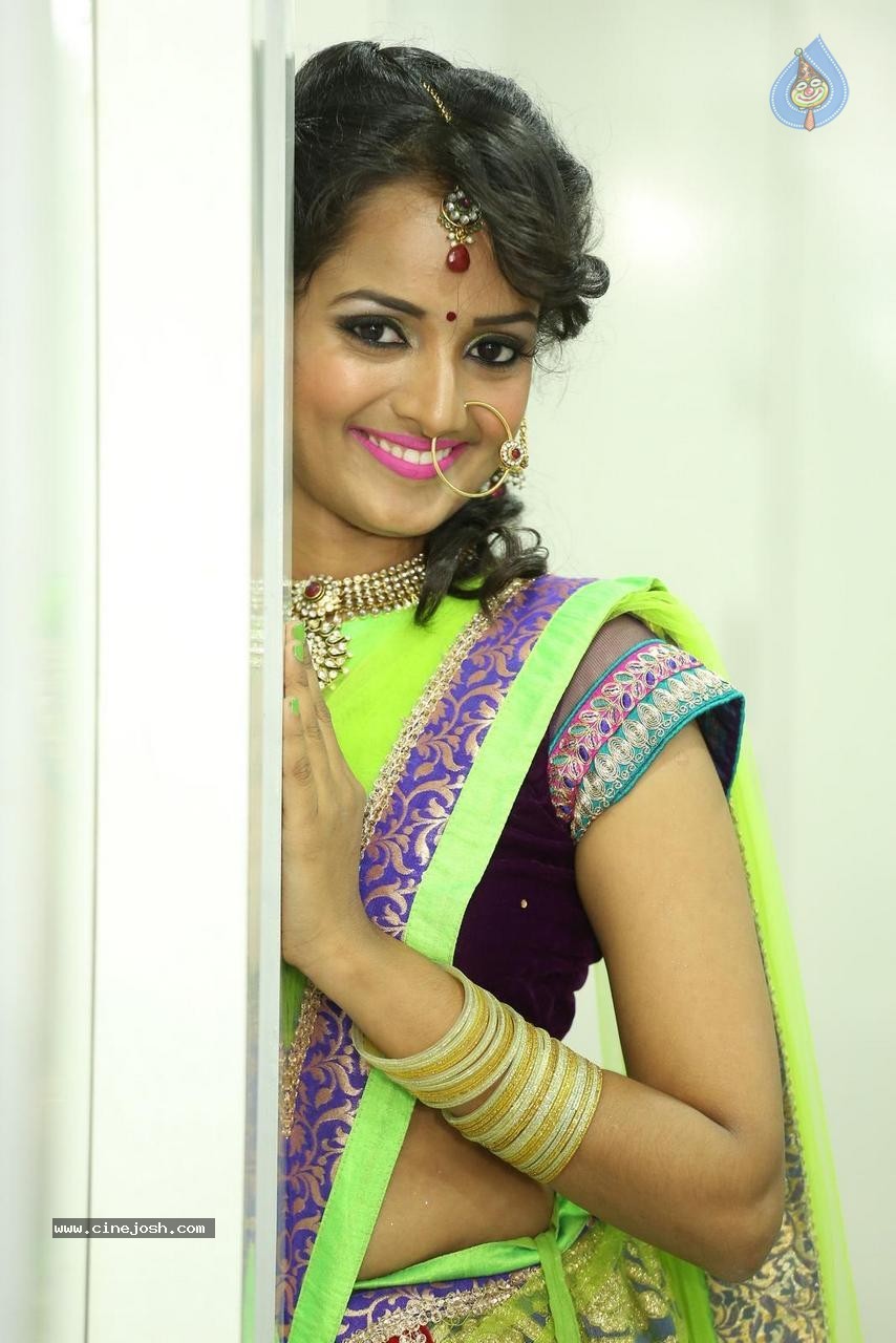 Sujaritha Stills - 36 / 63 photos