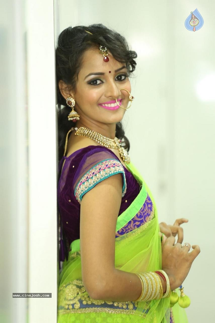 Sujaritha Stills - 41 / 63 photos