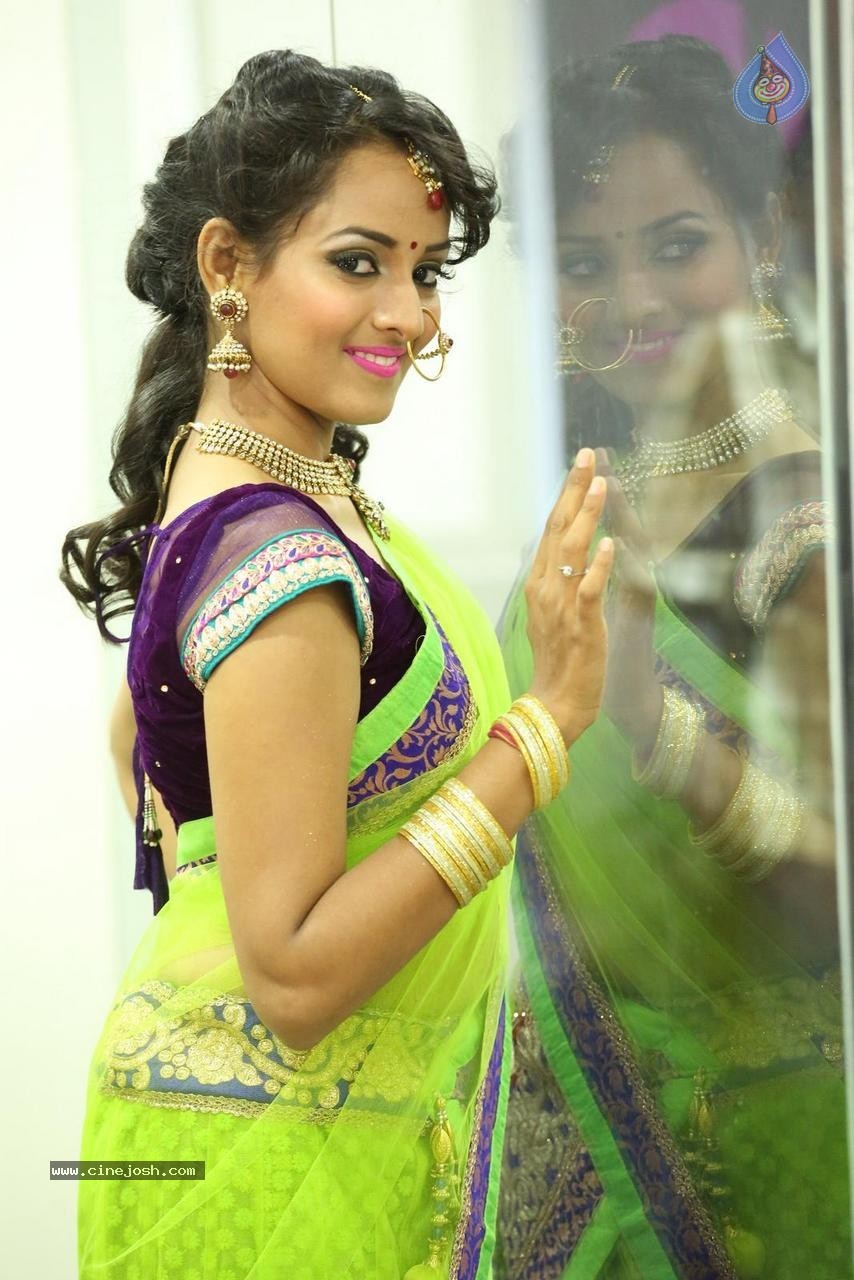 Sujaritha Stills - 50 / 63 photos