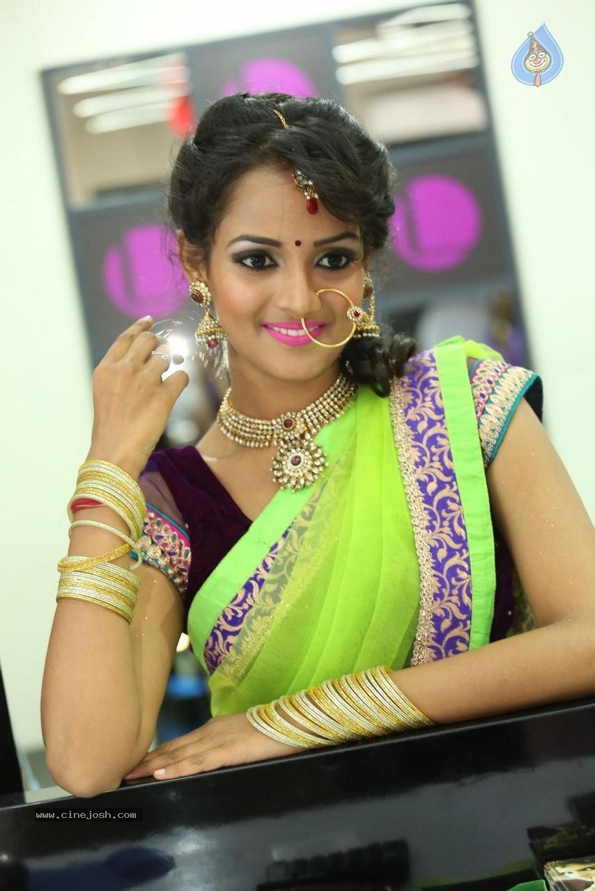 Sujaritha Stills - 56 / 63 photos