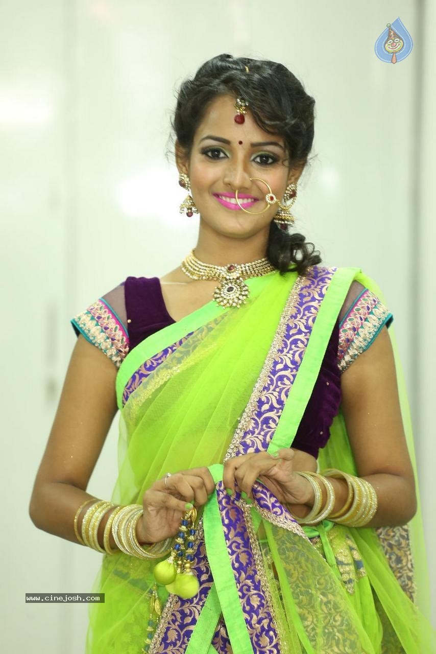 Sujaritha Stills - 62 / 63 photos