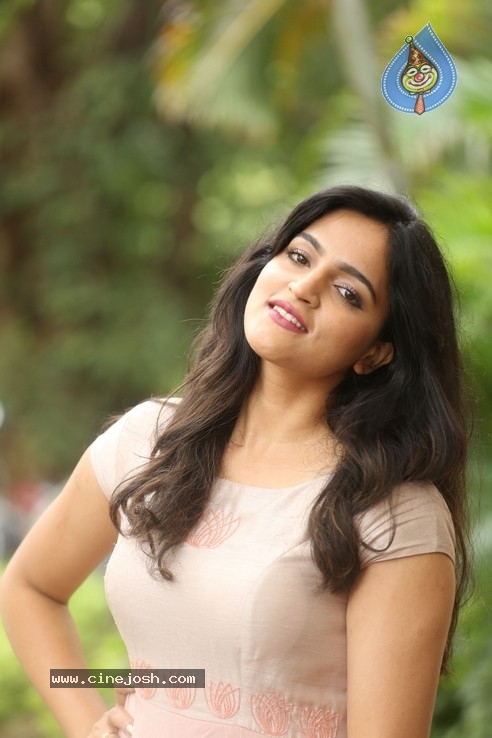 Sukruthi Wagle Stills - 15 / 21 photos