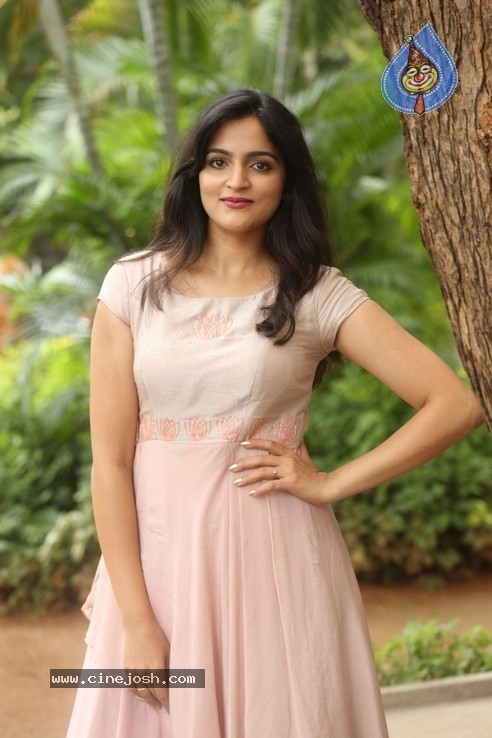 Sukruthi Wagle Stills - 17 / 21 photos