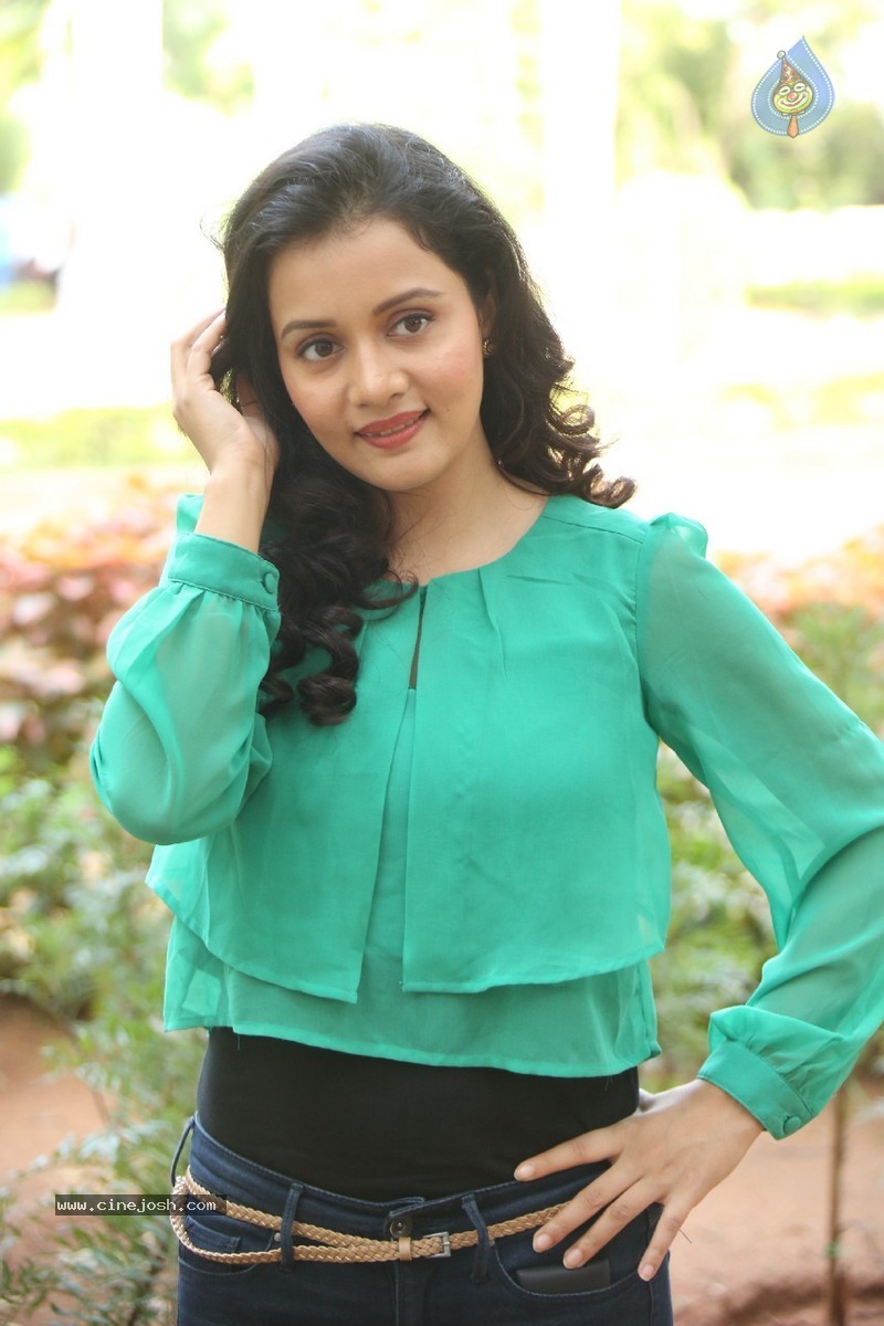 Sulagna Panigrahi Stills - 119 / 123 photos