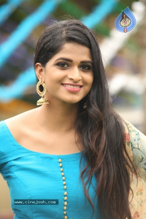 Suma Poojari Pics - 18 / 21 photos