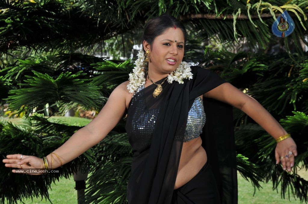 Sunakshi Hot Gallery - 12 / 111 photos