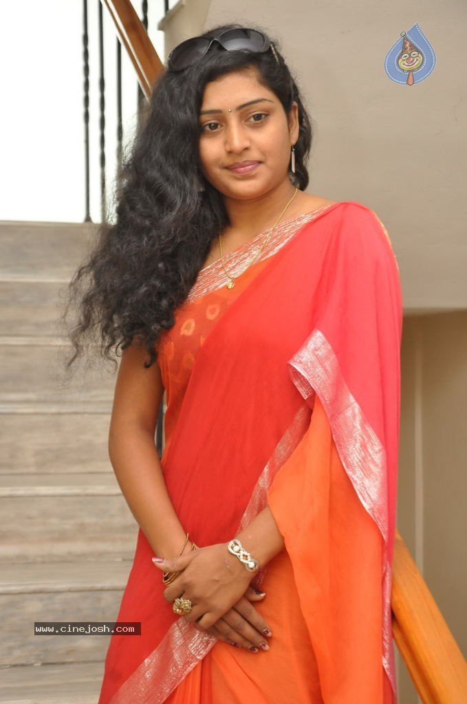 Suneetha Stills - 5 / 16 photos