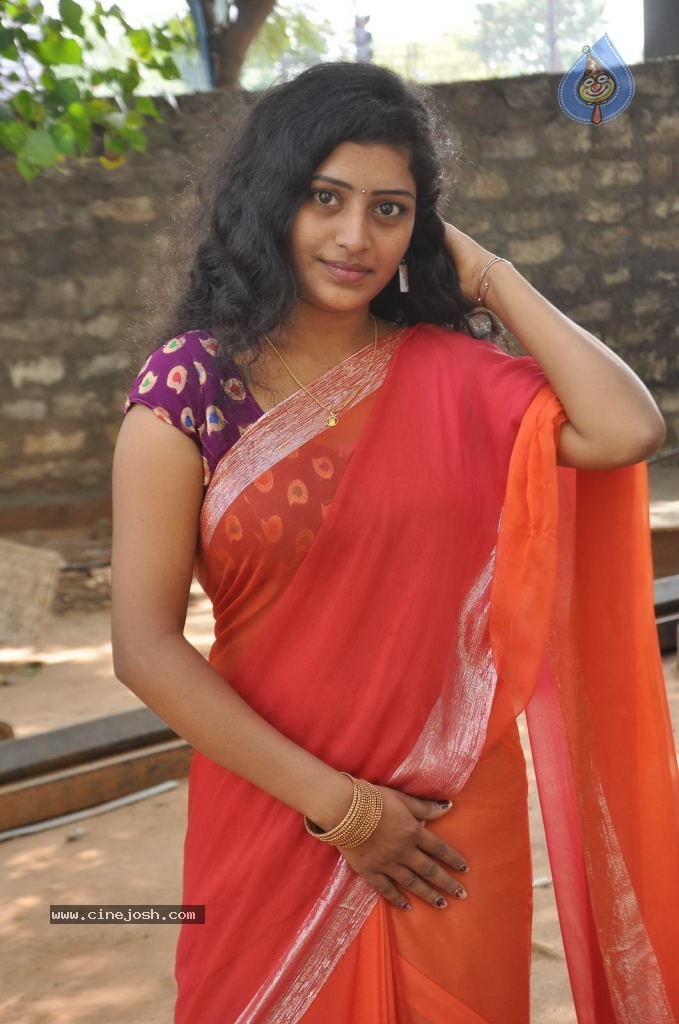 Suneetha Stills - 8 / 16 photos