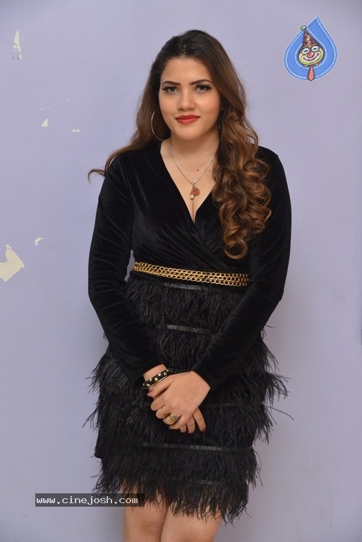 Sunita Pandey Stills - 12 / 17 photos