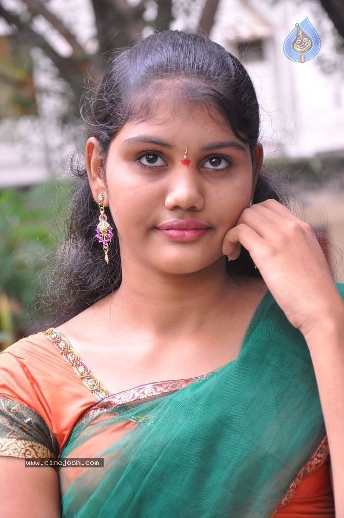 Sunitha Stills - 6 / 41 photos