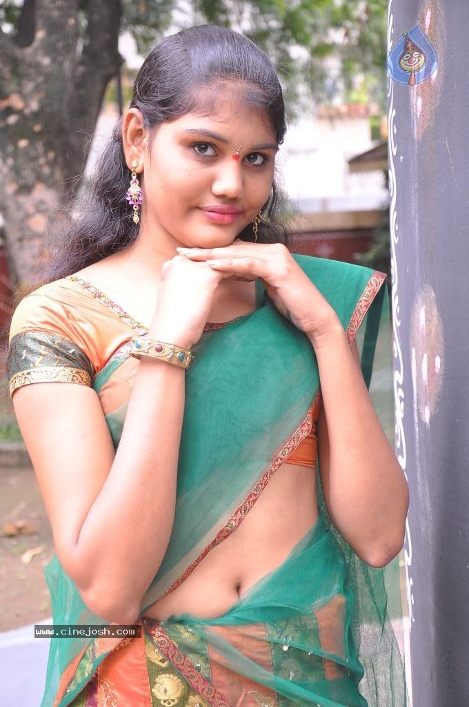 Sunitha Stills - 10 / 41 photos