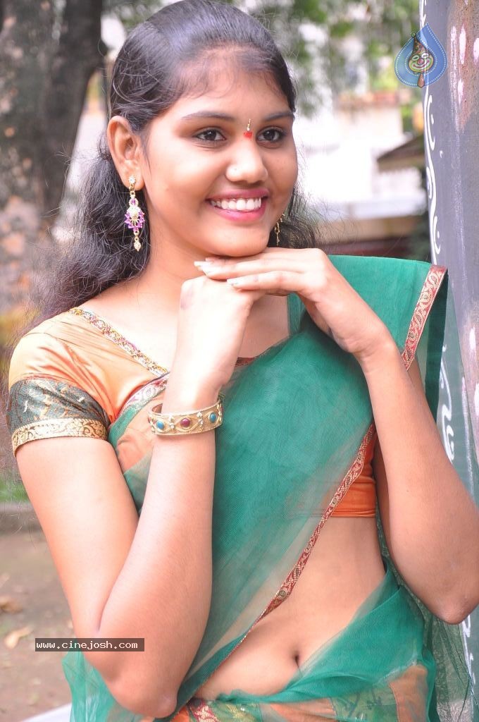 Sunitha Stills - 13 / 41 photos