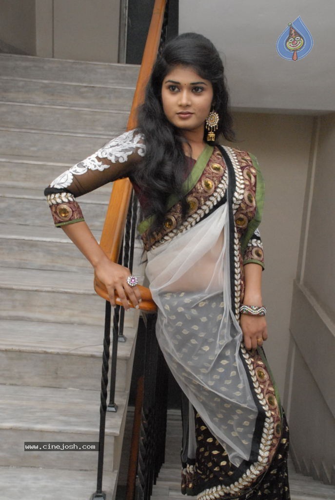 Sunitha New Stills - 46 / 52 photos