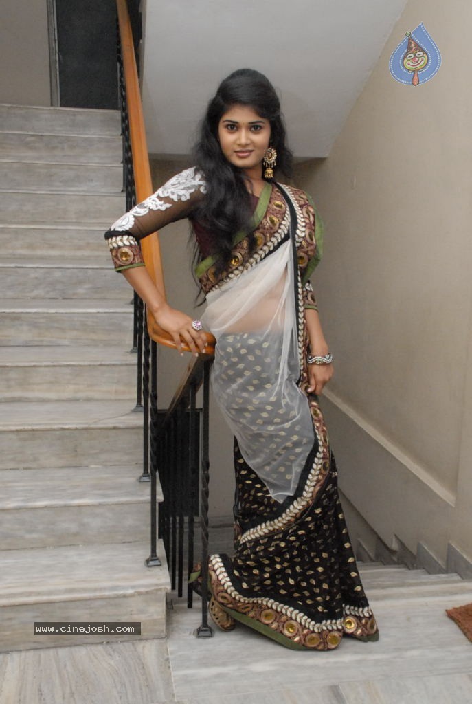 Sunitha New Stills - 49 / 52 photos