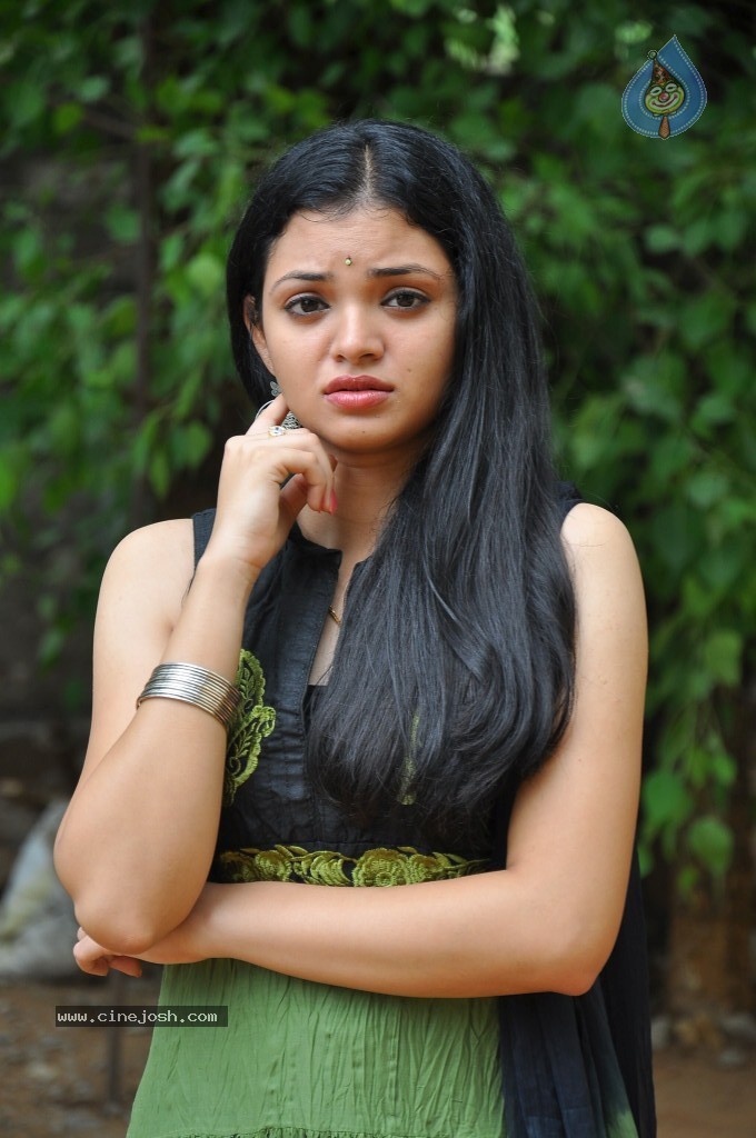 Supraja New Stills - 65 / 96 photos