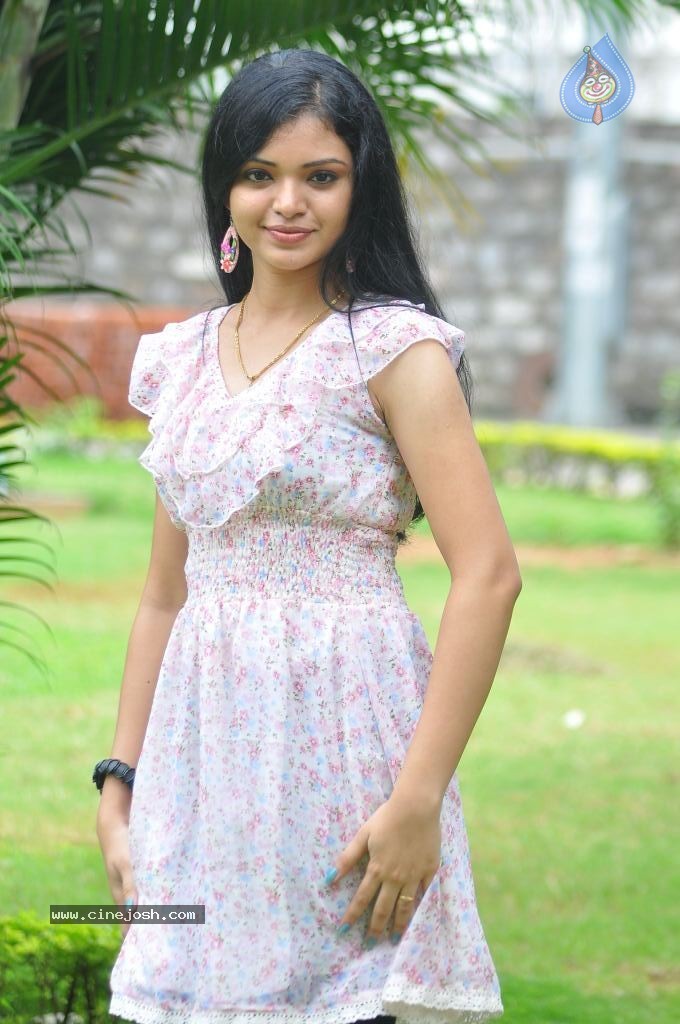 Supraja New Stills - 56 / 59 photos