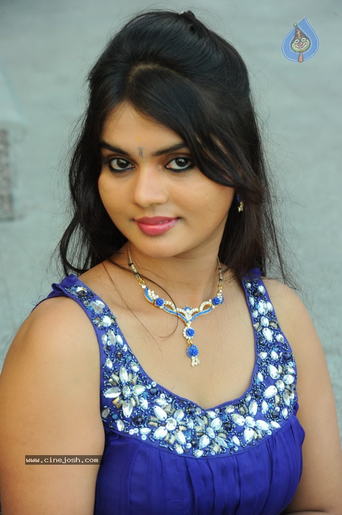 Supriya New Stills - 13 / 57 photos