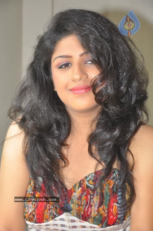 Supriyaa Hot Stills - 27 / 28 photos