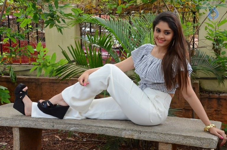 Surabhi Latest Photos - 29 / 41 photos