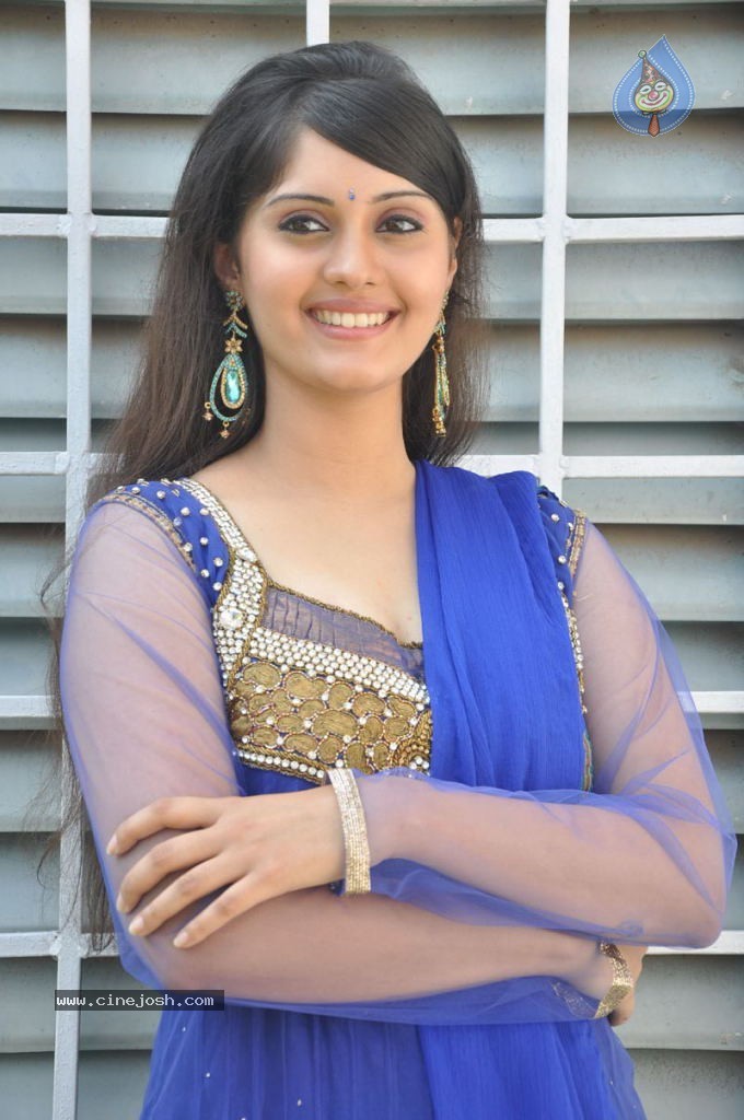 Surabhi Latest Stills - 9 / 37 photos