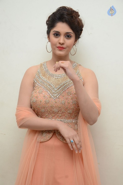 Surabhi New Images - 31 / 42 photos