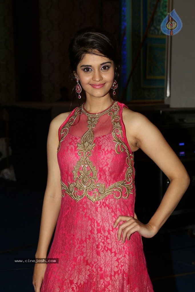 Surabhi New Photos - 30 / 128 photos