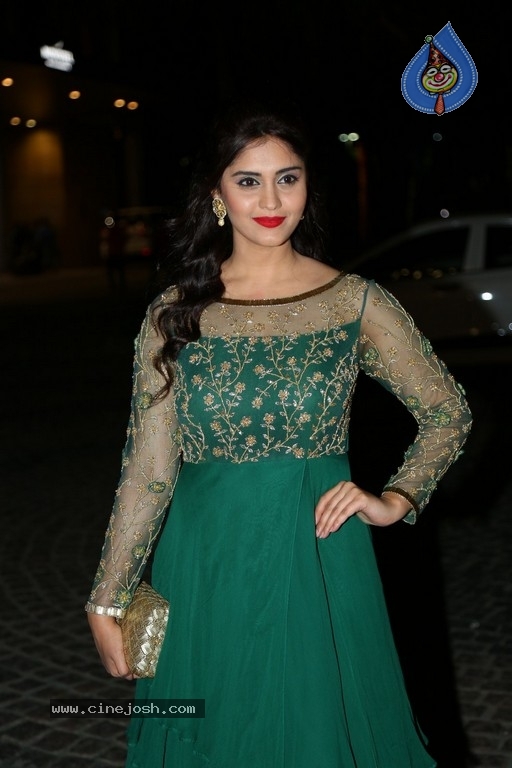 Surabhi New Stills - 8 / 26 photos