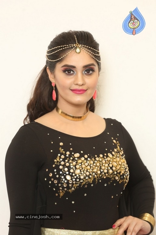 Surabhi Photos - 10 / 12 photos