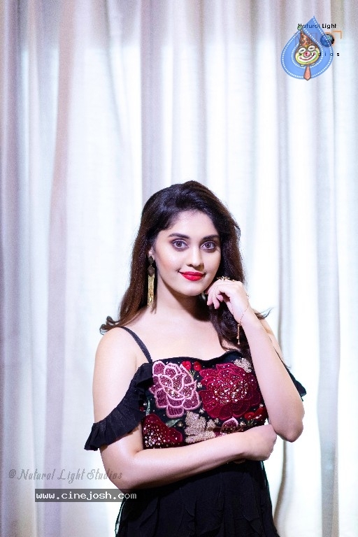 Surabhi Stills - 2 / 6 photos