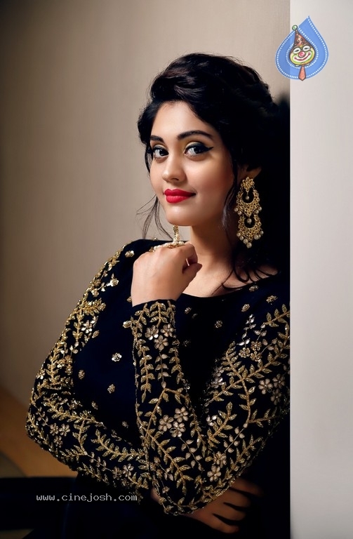 Surbhi New Photos - 1 / 6 photos