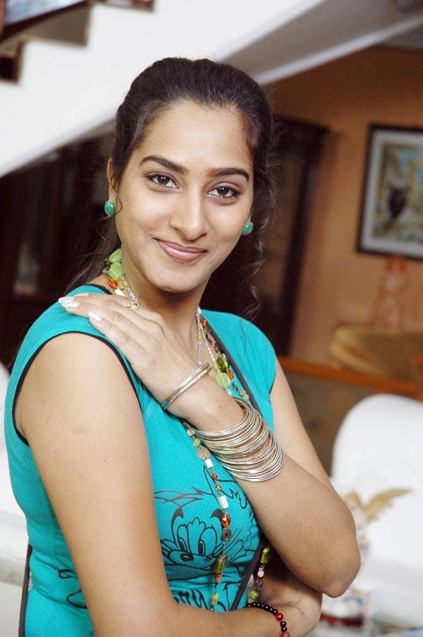 Surekha Vani photos - 25 / 35 photos