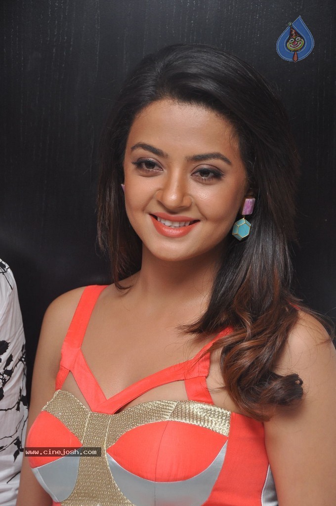 Surveen Chawla Photos - 1 / 69 photos