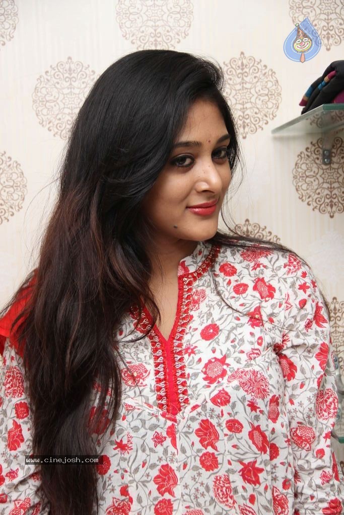 Sushma New Stills - 38 / 130 photos