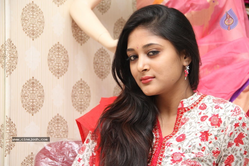 Sushma New Stills - 100 / 130 photos