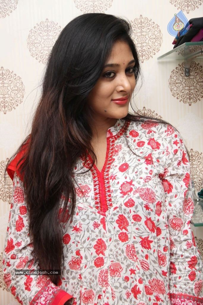 Sushma New Stills - 126 / 130 photos