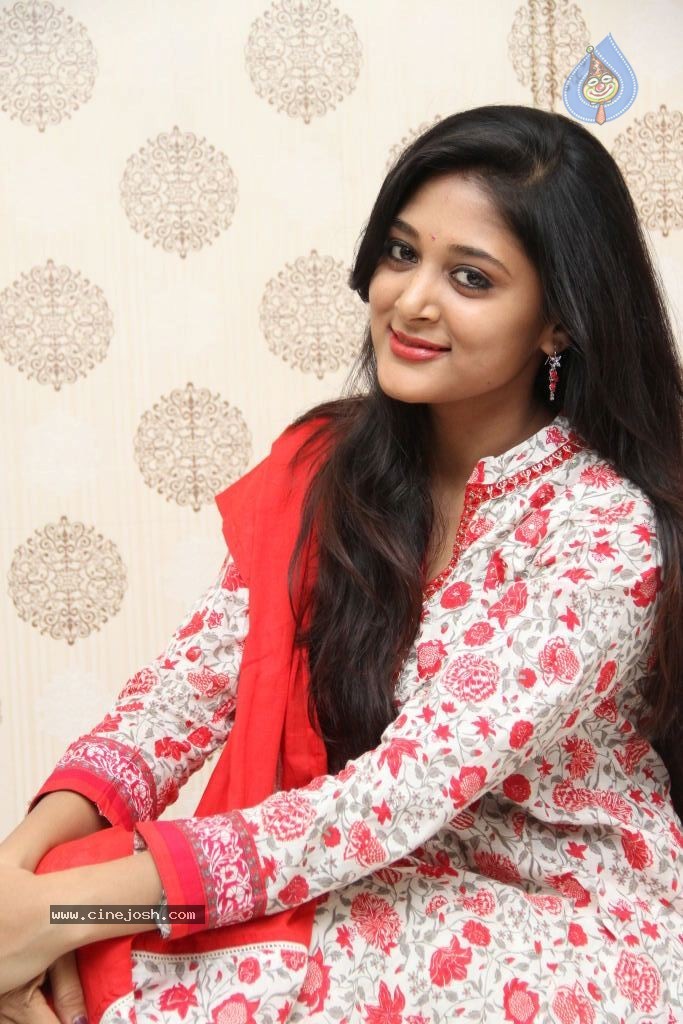 Sushma New Stills - 129 / 130 photos