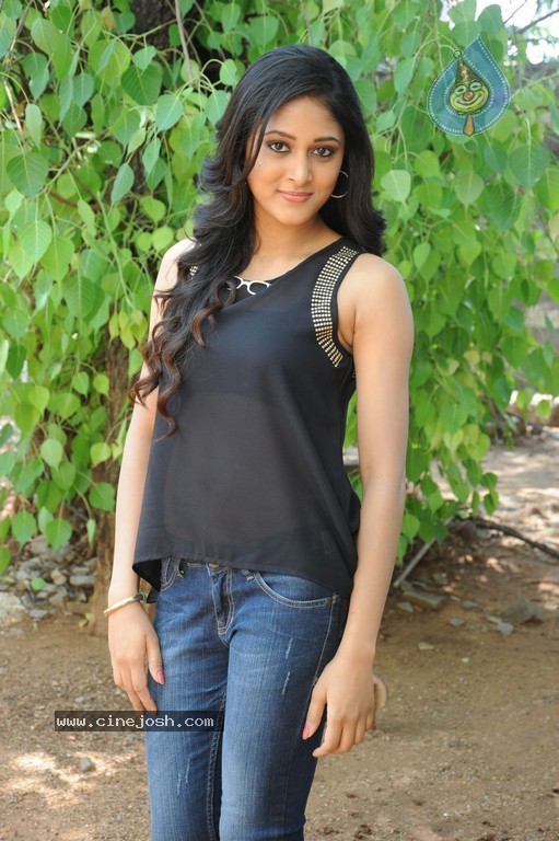 Sushma Raj Stills - 26 / 73 photos