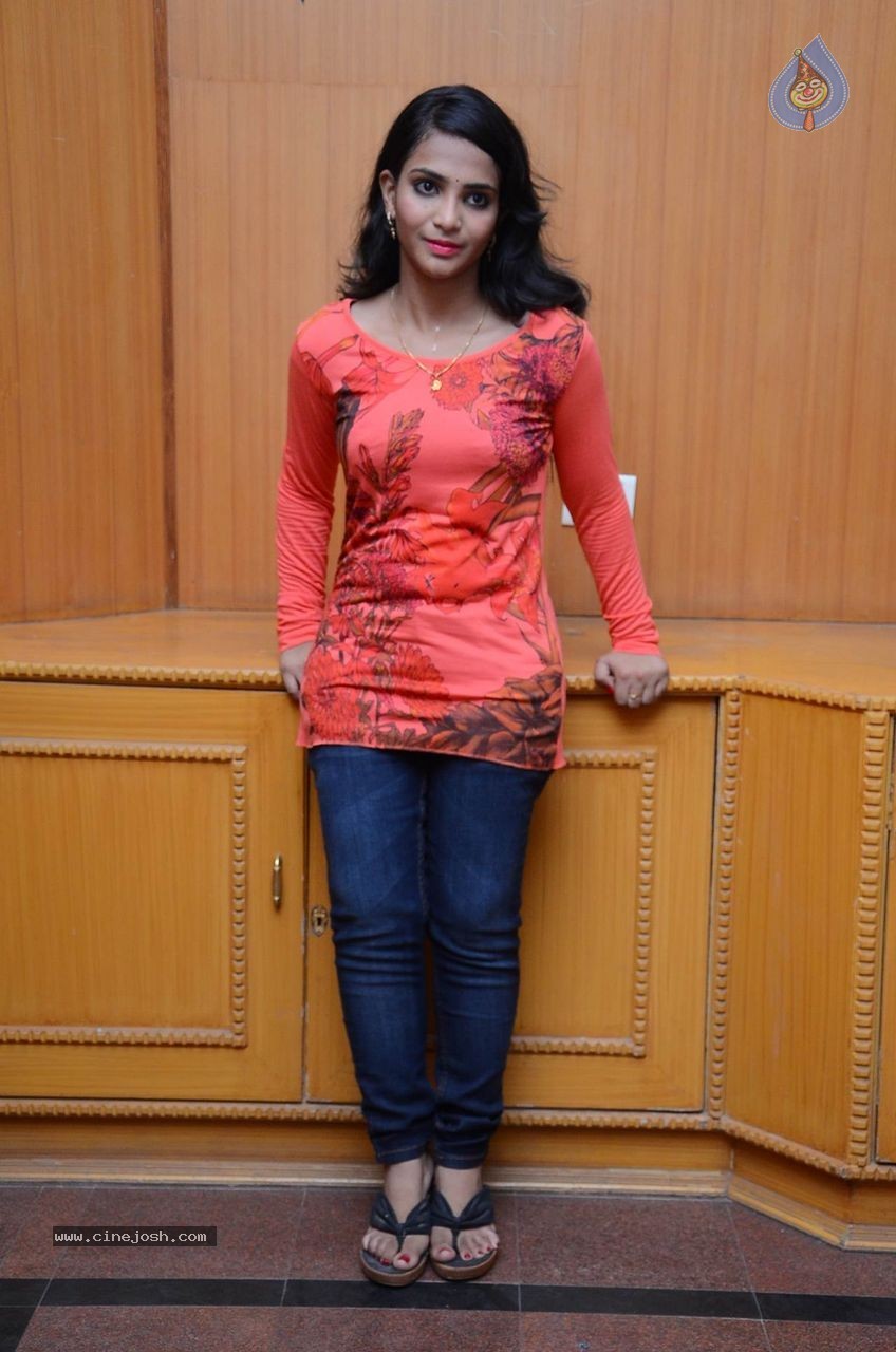 Sushmitha Photos - 34 / 39 photos