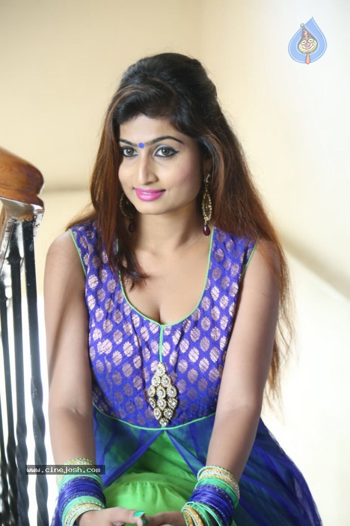 Swapna Hot Stills - 8 / 142 photos