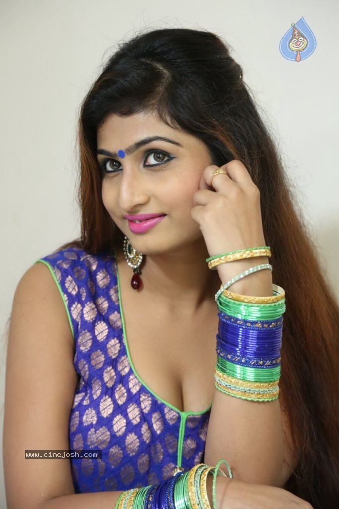 Swapna Hot Stills - 23 / 142 photos