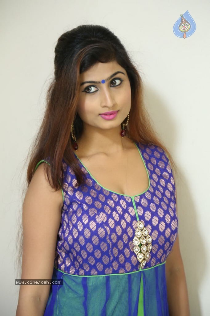 Swapna Hot Stills - 129 / 142 photos