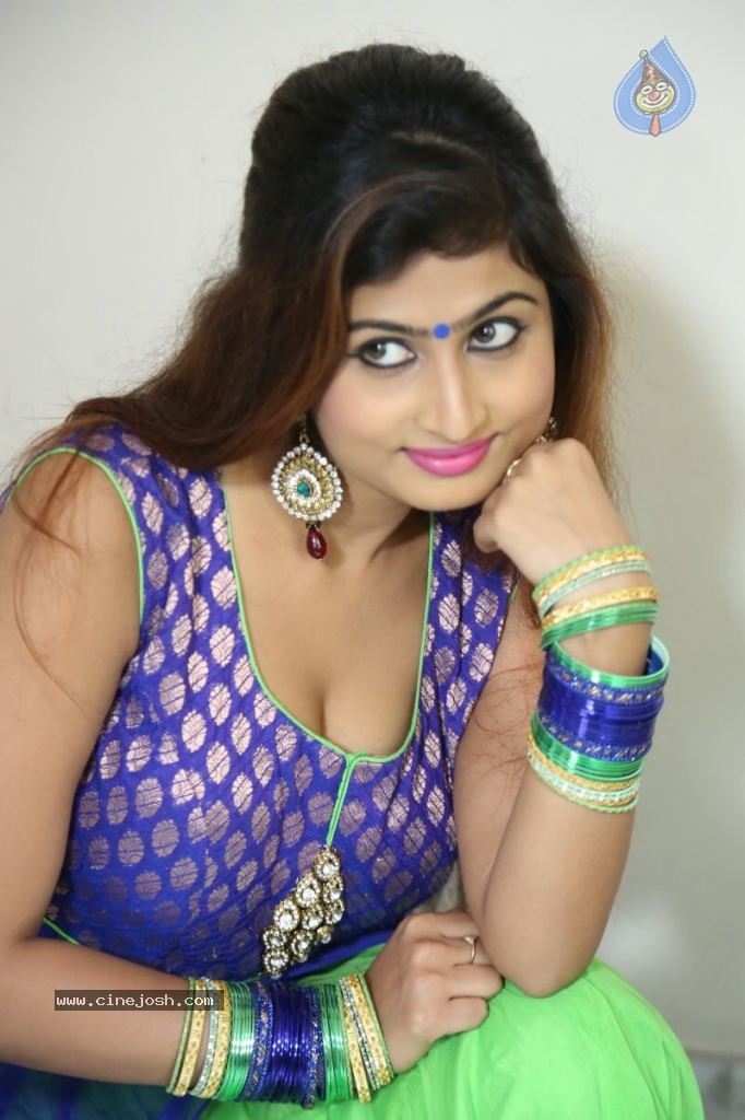 Swapna Hot Stills - 141 / 142 photos