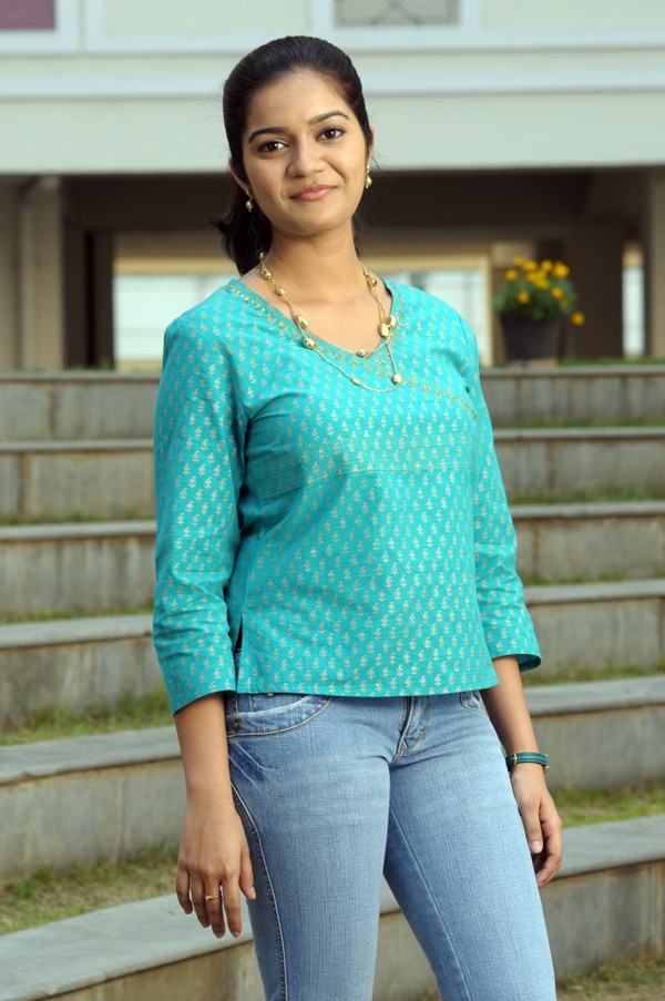 Swathi Gallery - 14 / 100 photos