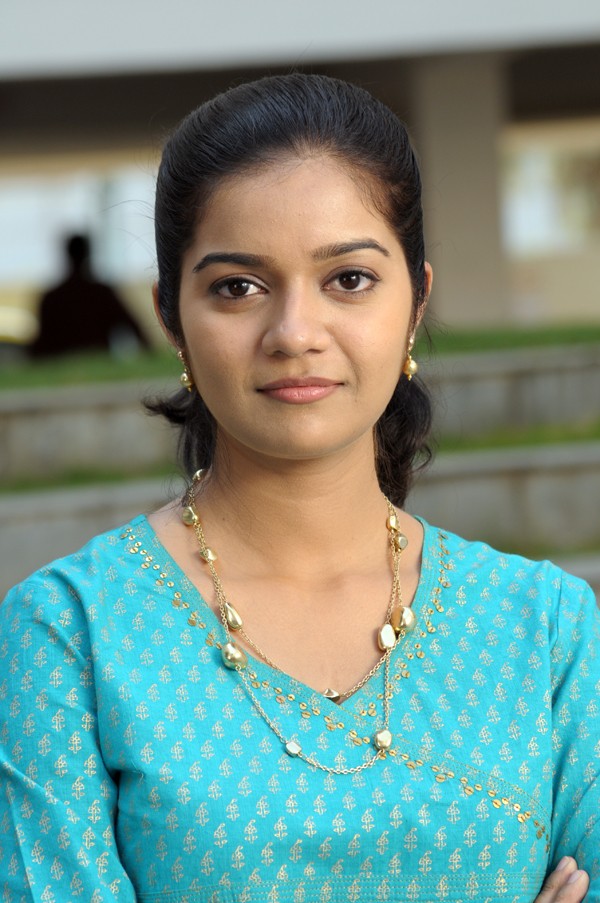 Swathi Gallery - 15 / 100 photos