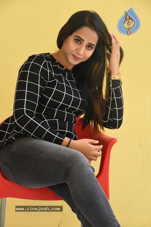 Swathi Deekshith Stills - 8 / 40 photos