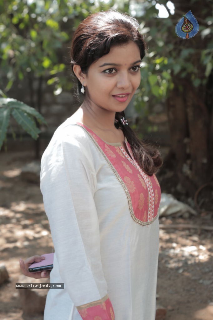 Swathi Latest Stills - 25 / 84 photos